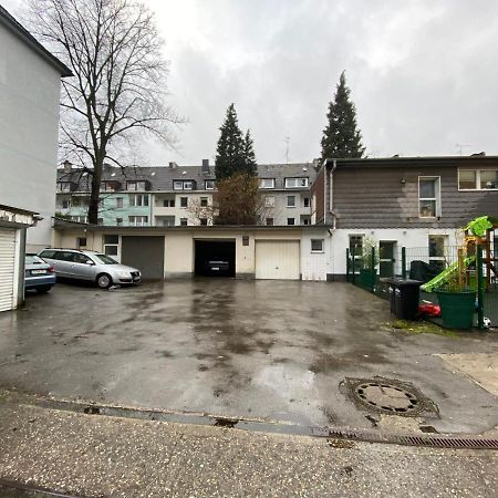 Riesen Bett, Strassenbahn Vor Der Tuer, Beste Lage, Nah Zur Messe, Keine Rechnungen Essen Eksteriør bilde